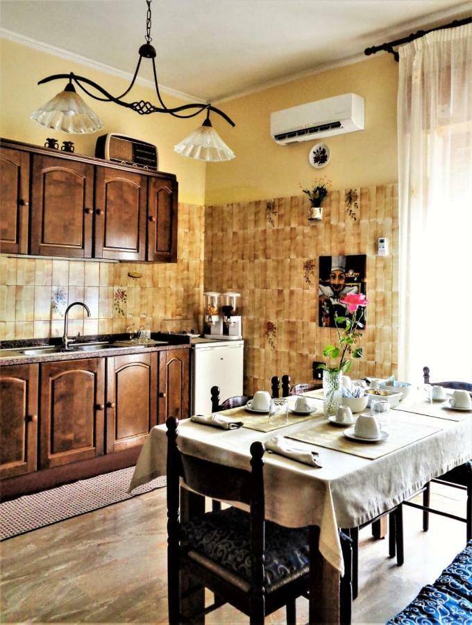 Il Tuo Letto Sullo Stretto Bed and Breakfast Ρέτζιο ντι Καλάμπρια Εξωτερικό φωτογραφία